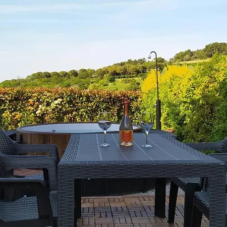 Valentina: Relax E Natura Sirolo